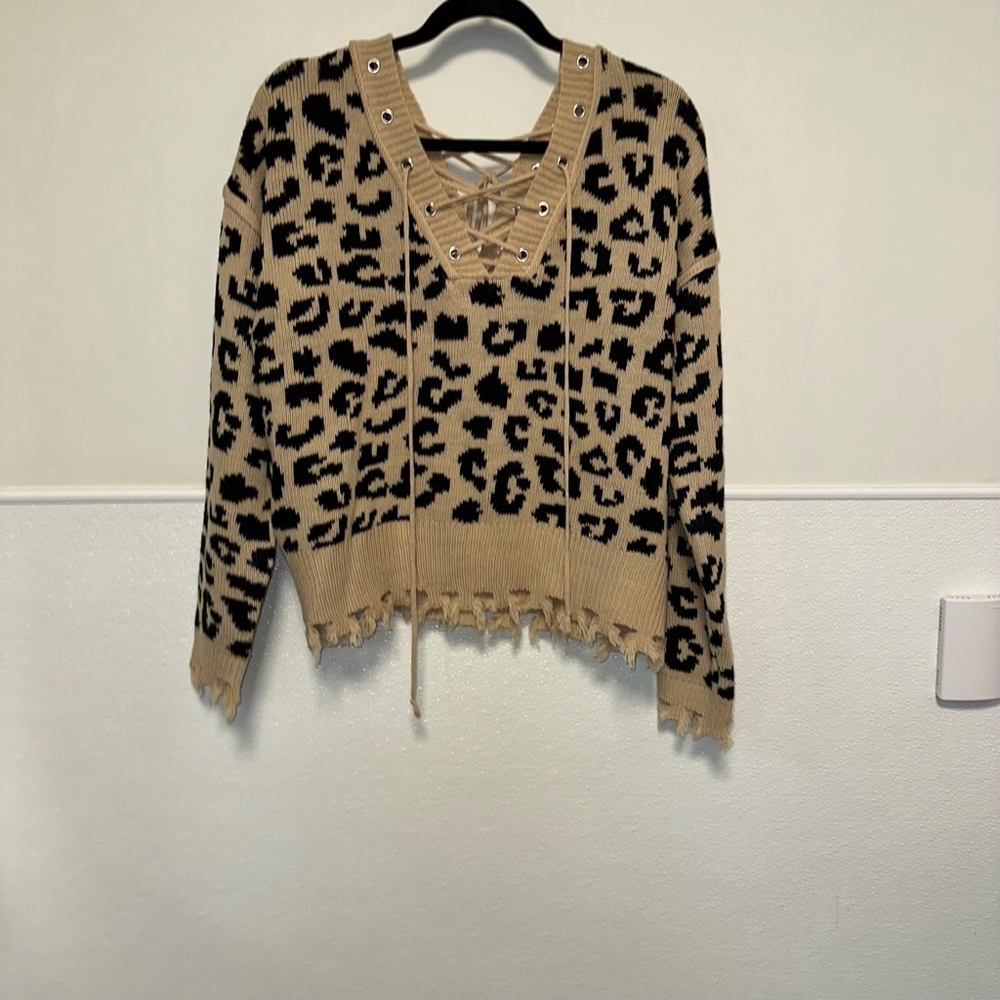 Women's Willow Moon Leopard Print Sweater Size Small Tan & Black Lace Up
